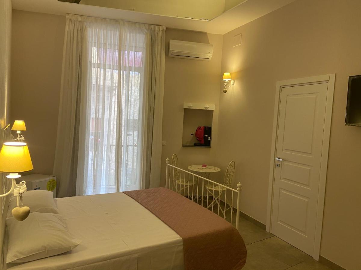 Bed and Breakfast Beb la Gemma Neapel Exterior foto