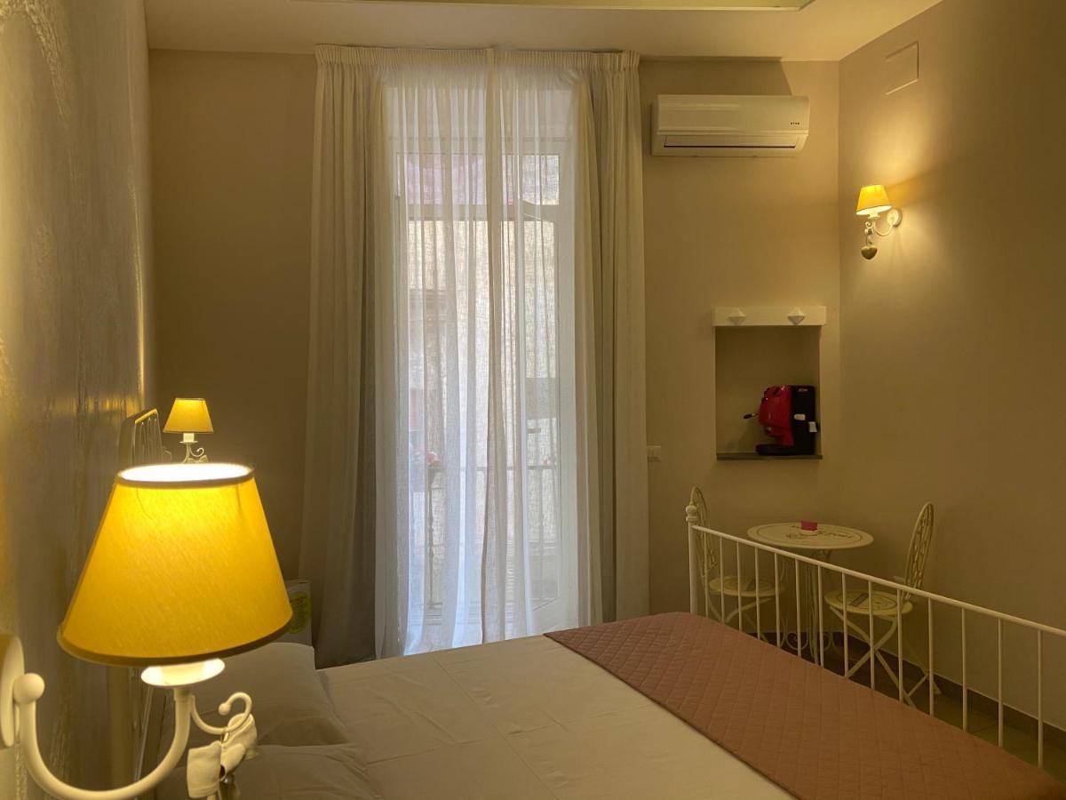 Bed and Breakfast Beb la Gemma Neapel Exterior foto