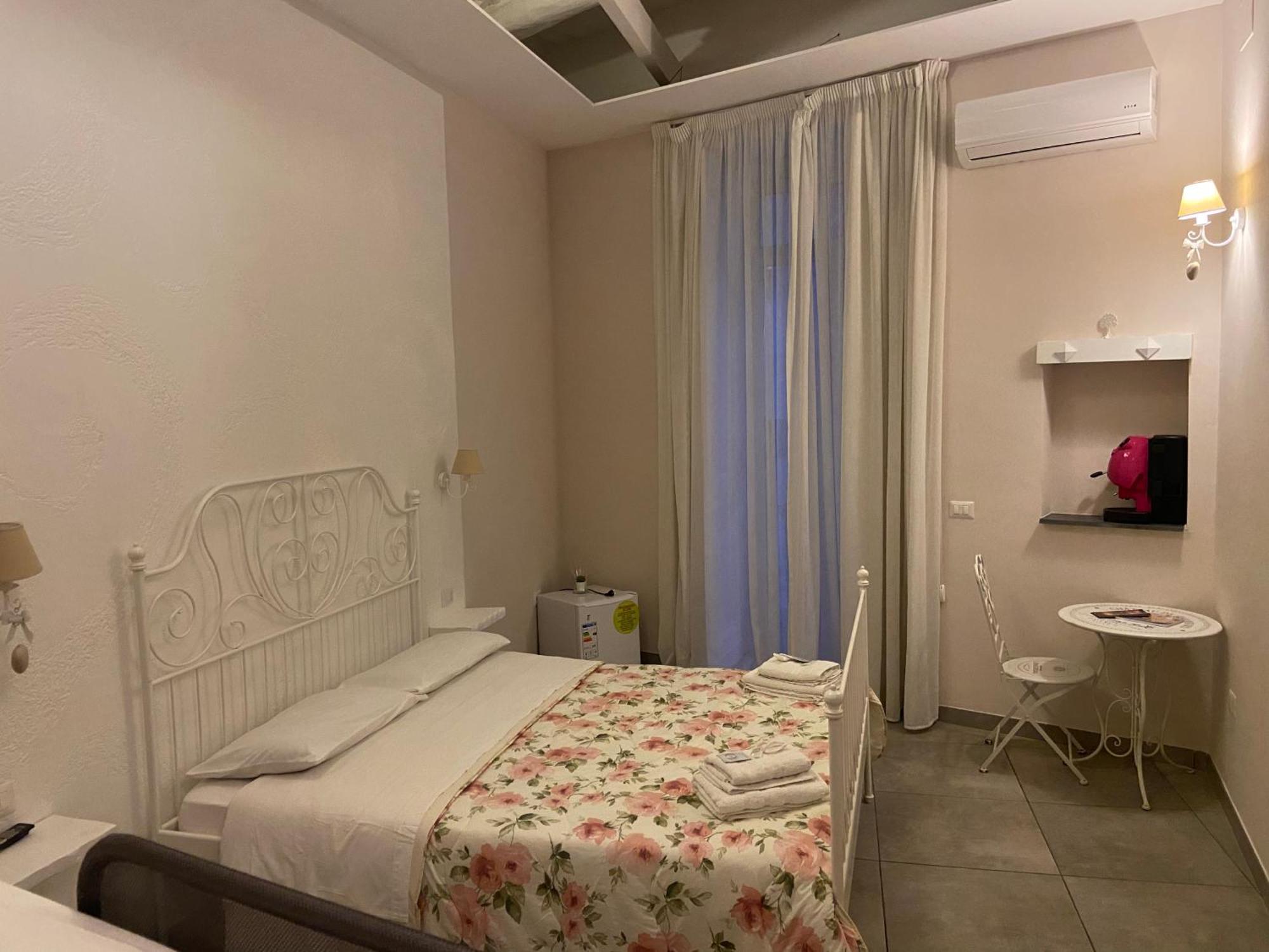 Bed and Breakfast Beb la Gemma Neapel Exterior foto
