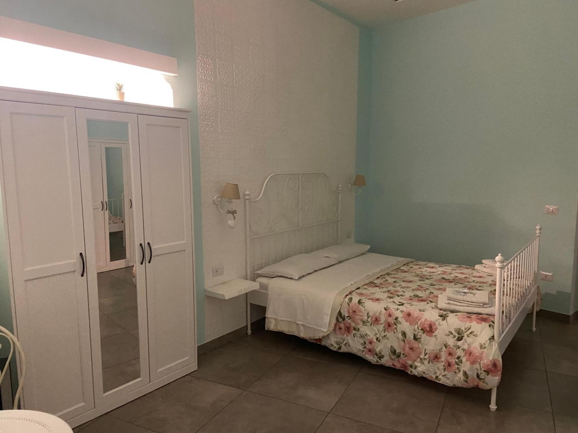 Bed and Breakfast Beb la Gemma Neapel Exterior foto