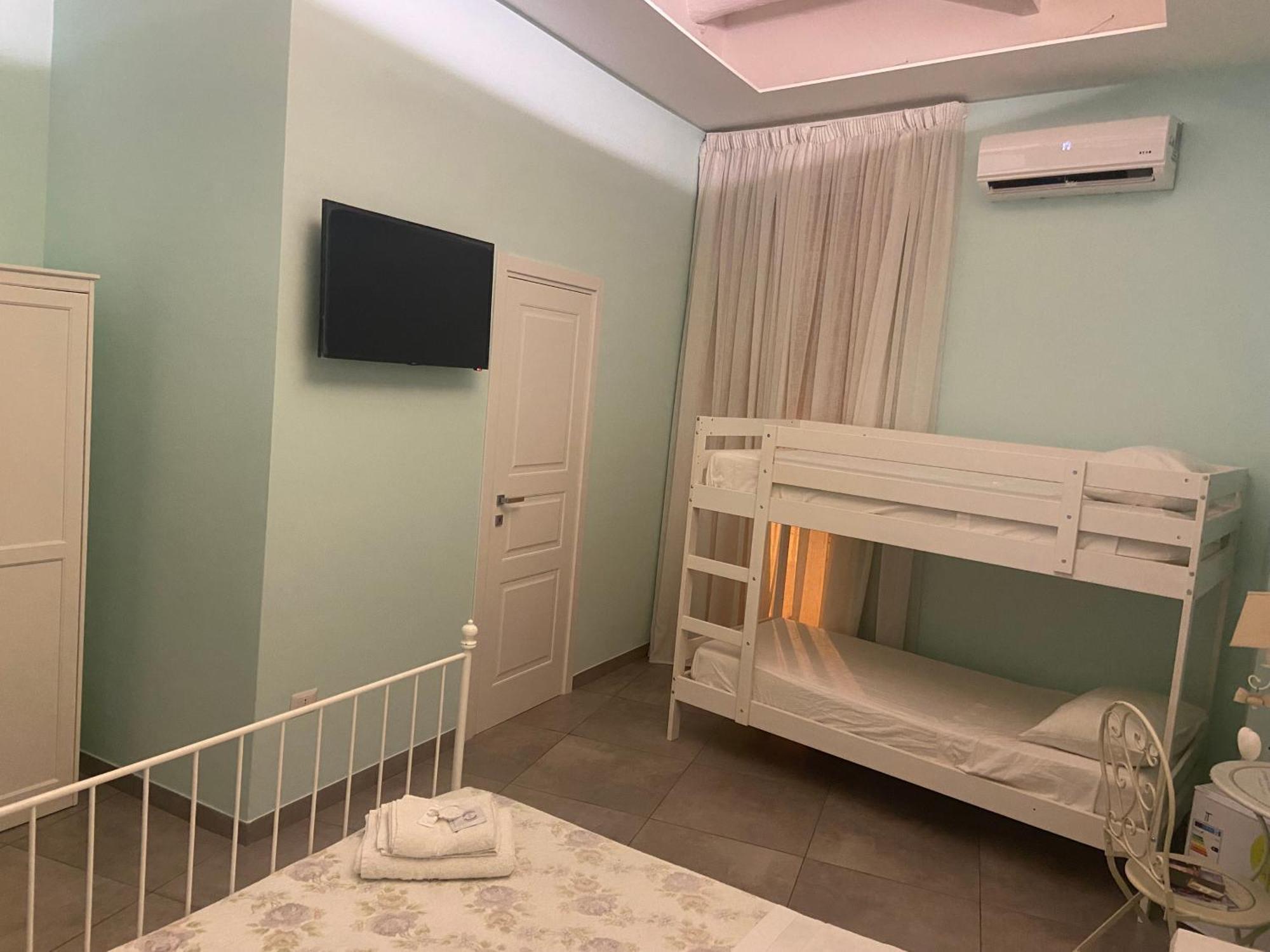 Bed and Breakfast Beb la Gemma Neapel Exterior foto