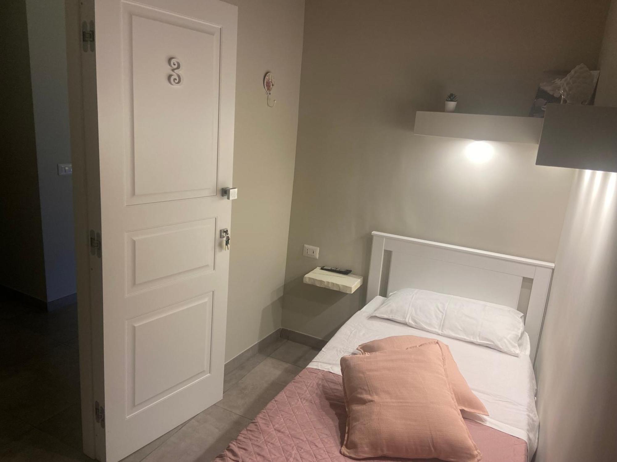 Bed and Breakfast Beb la Gemma Neapel Exterior foto
