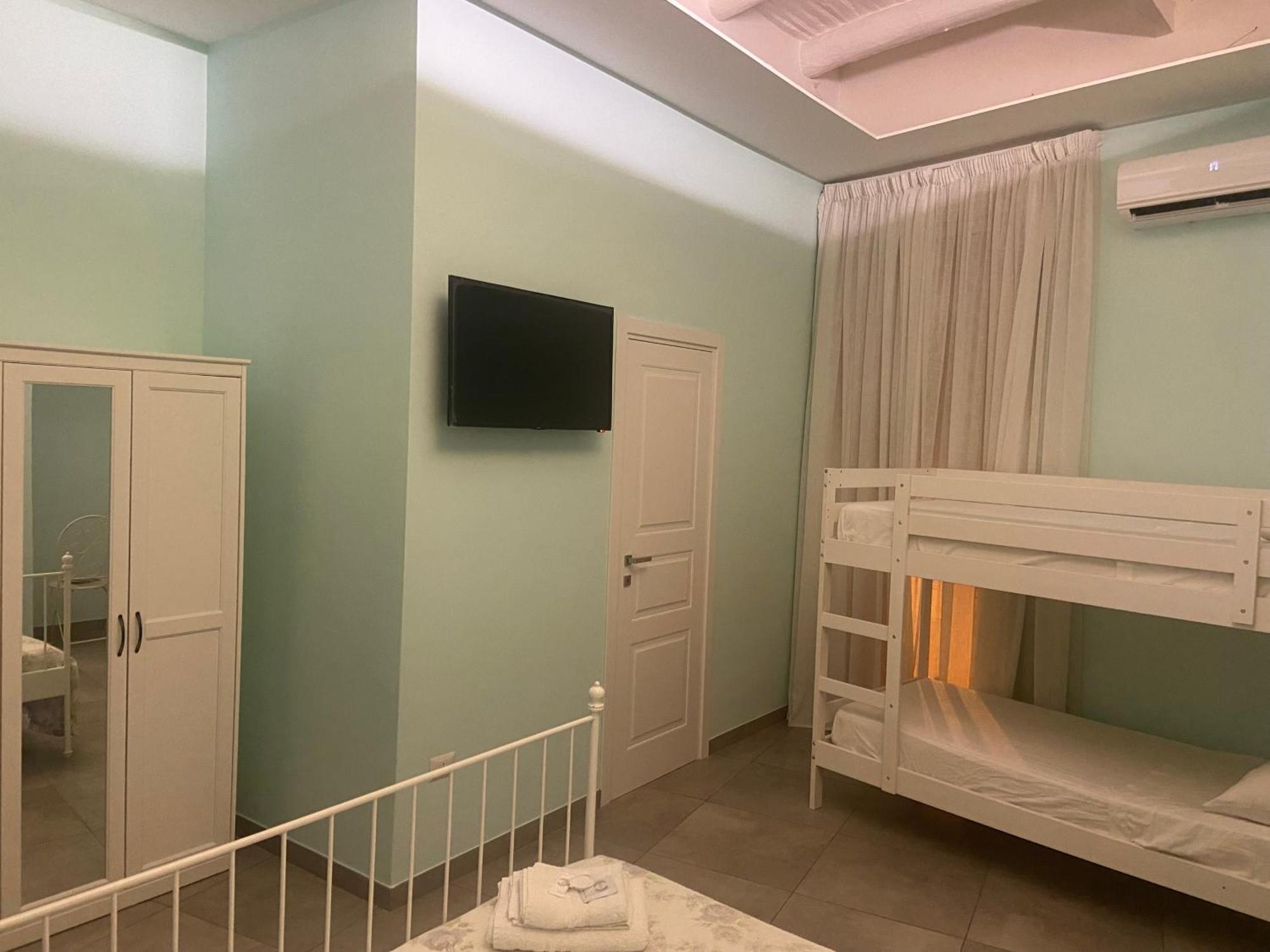 Bed and Breakfast Beb la Gemma Neapel Exterior foto