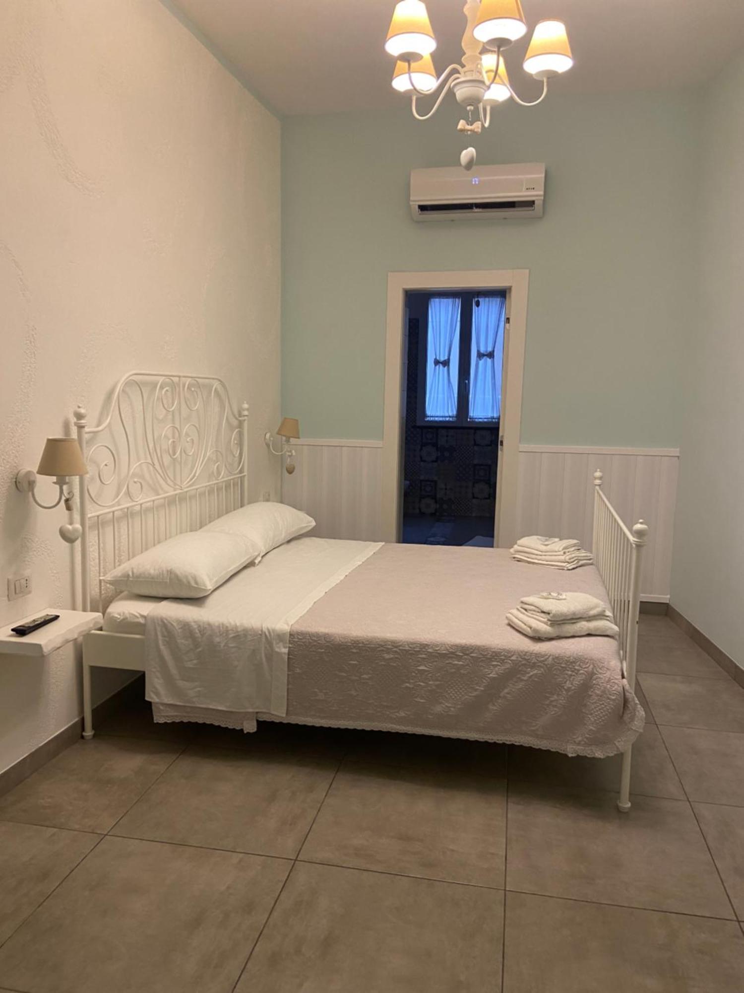Bed and Breakfast Beb la Gemma Neapel Exterior foto
